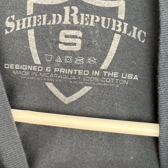 MENS SHIELD REPUBLIC SECOND AMENDMENT ORIGINAL HOMELAND SECURITY SOFT SHIRT SZ S - Picture 3 of 3